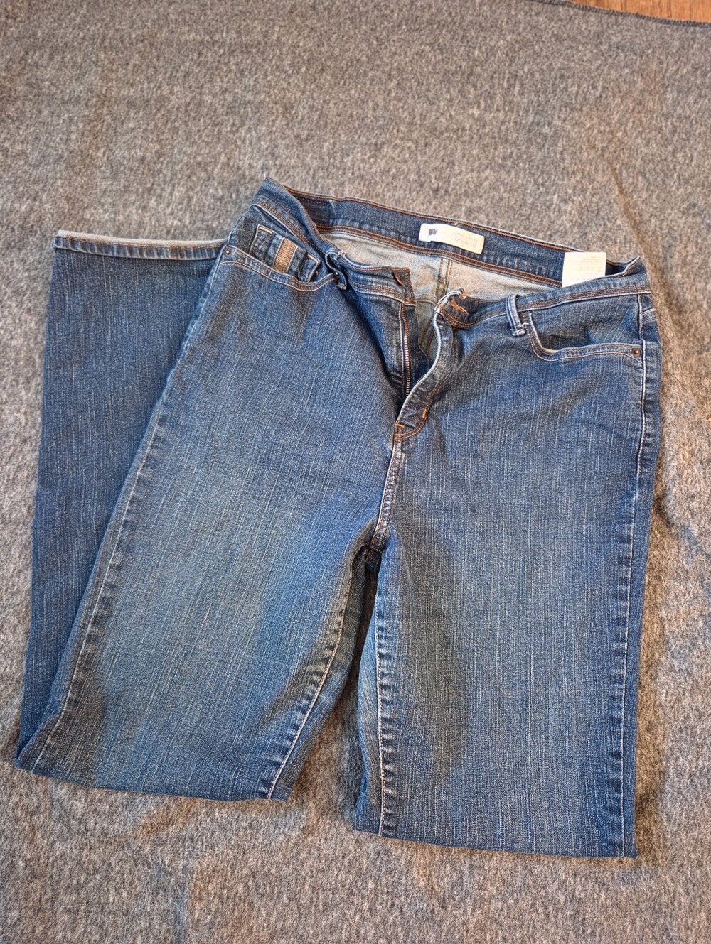 Levi's 512 straight leg perfectly slimming jeans 16 L long